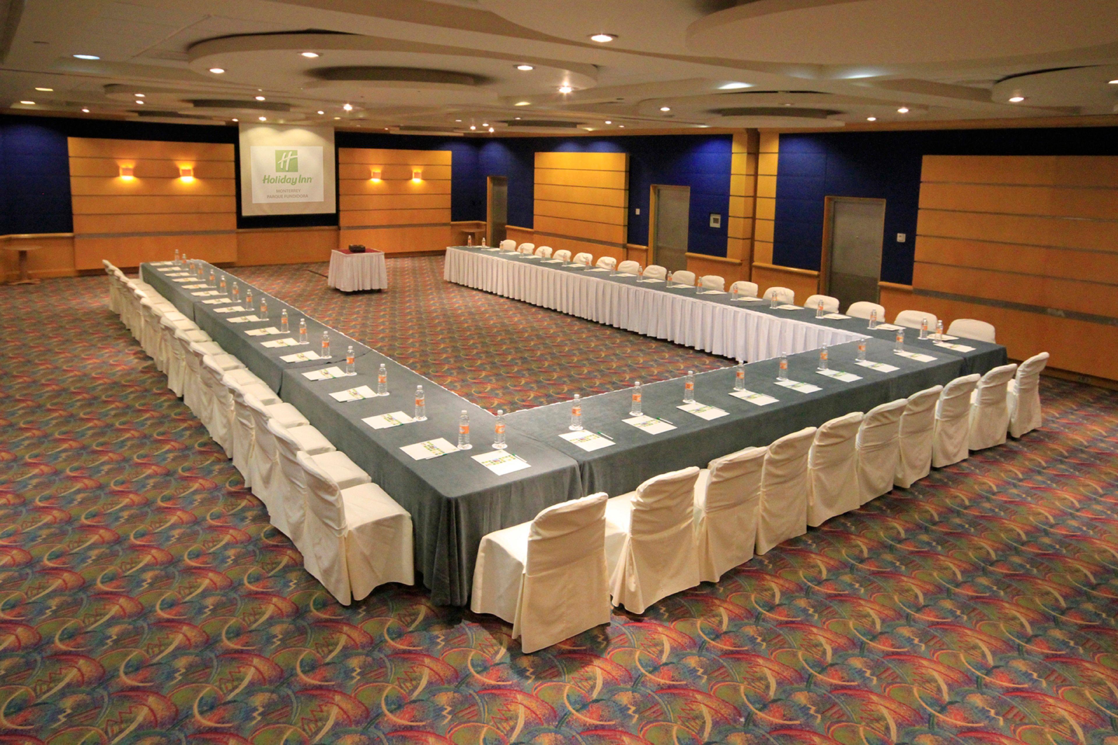 홀리데이 인 몬테레이-파르케 푼디도라 호텔 외부 사진 U-shaped table layout