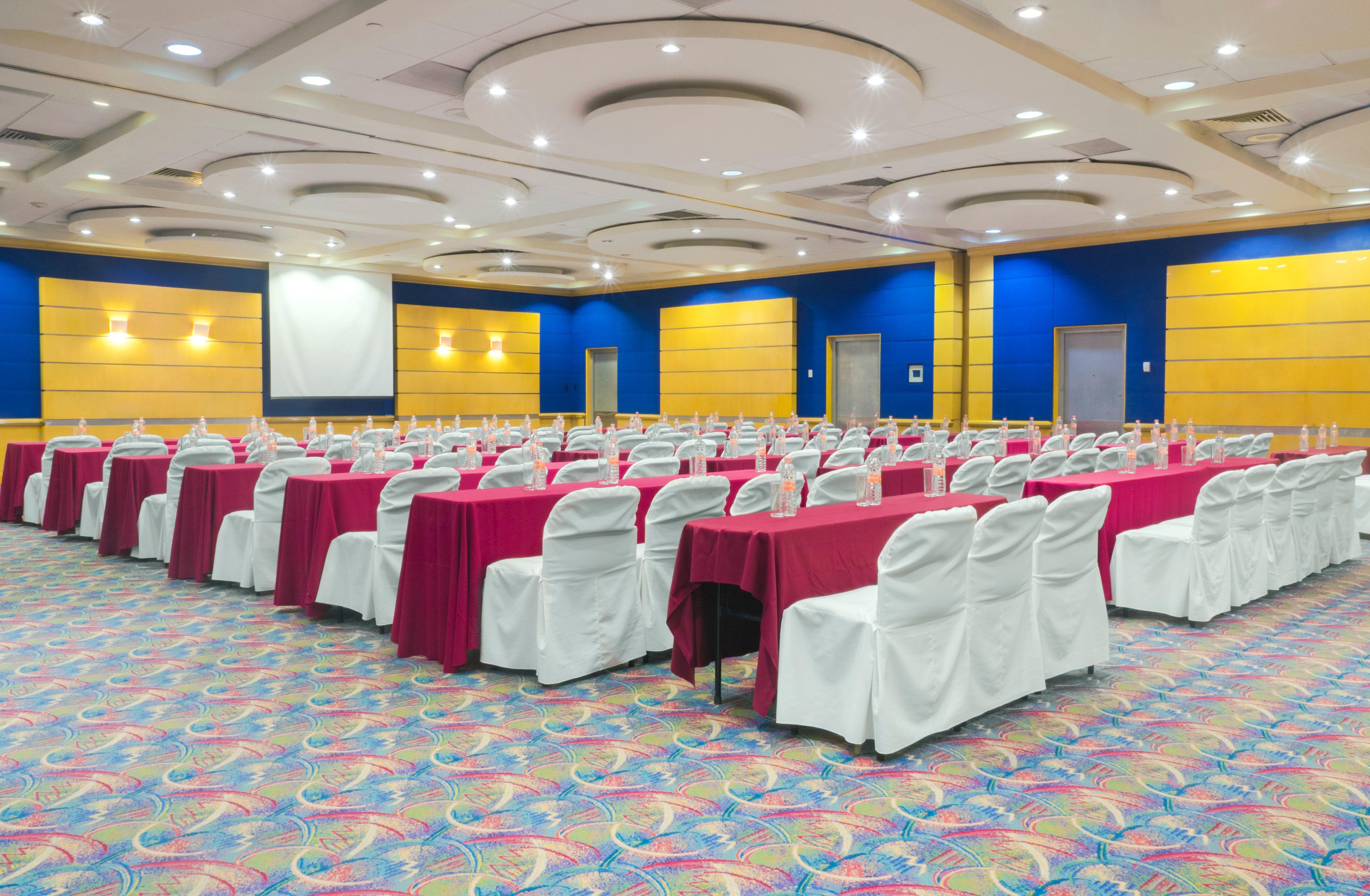 홀리데이 인 몬테레이-파르케 푼디도라 호텔 외부 사진 Convention Center
