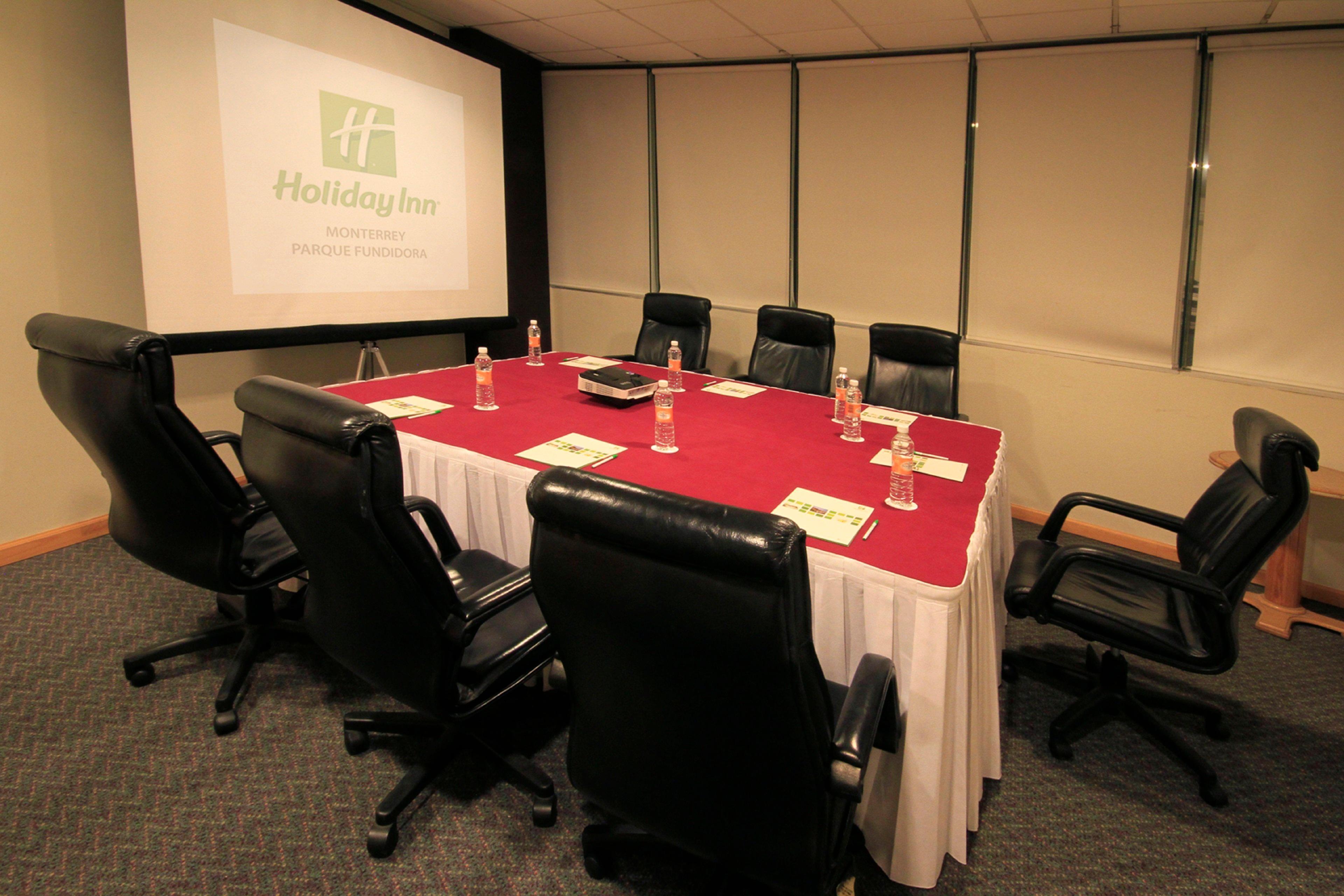 홀리데이 인 몬테레이-파르케 푼디도라 호텔 외부 사진 A typical boardroom