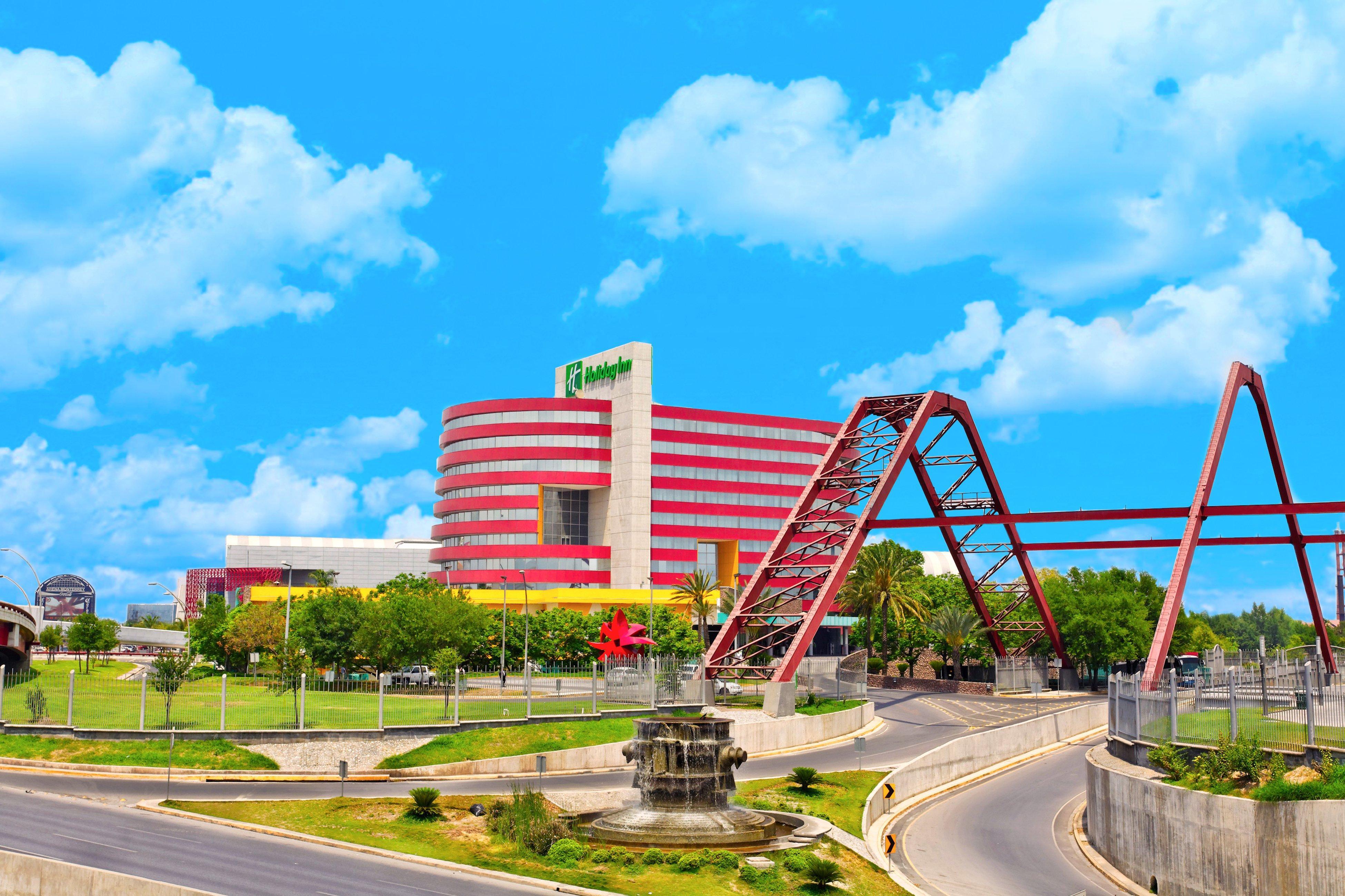 홀리데이 인 몬테레이-파르케 푼디도라 호텔 외부 사진 La Plaza Mall