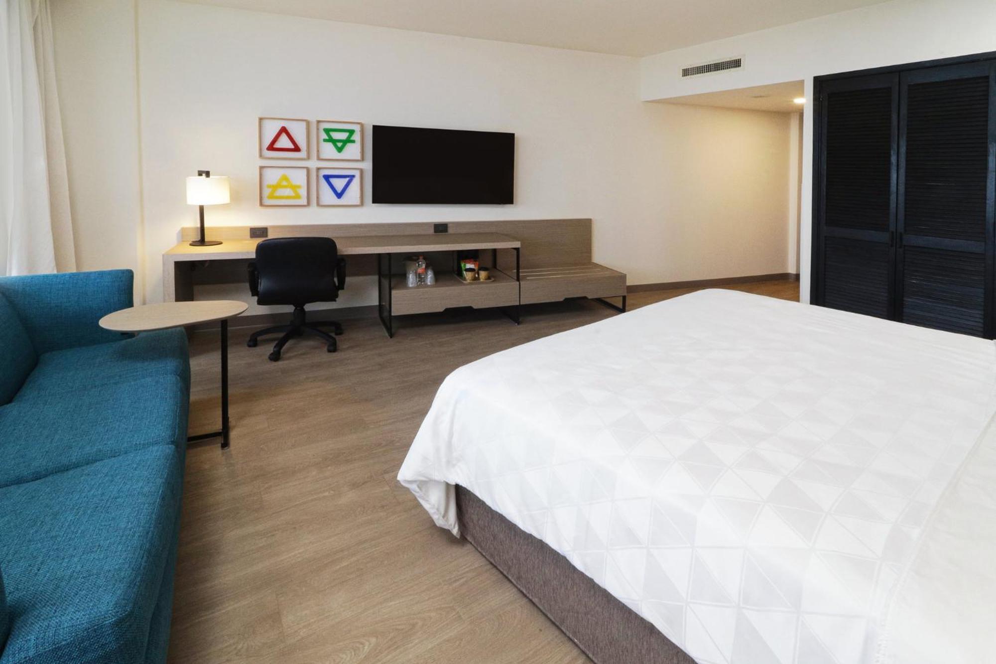 홀리데이 인 몬테레이-파르케 푼디도라 호텔 외부 사진 A room at the Hilton Garden Inn