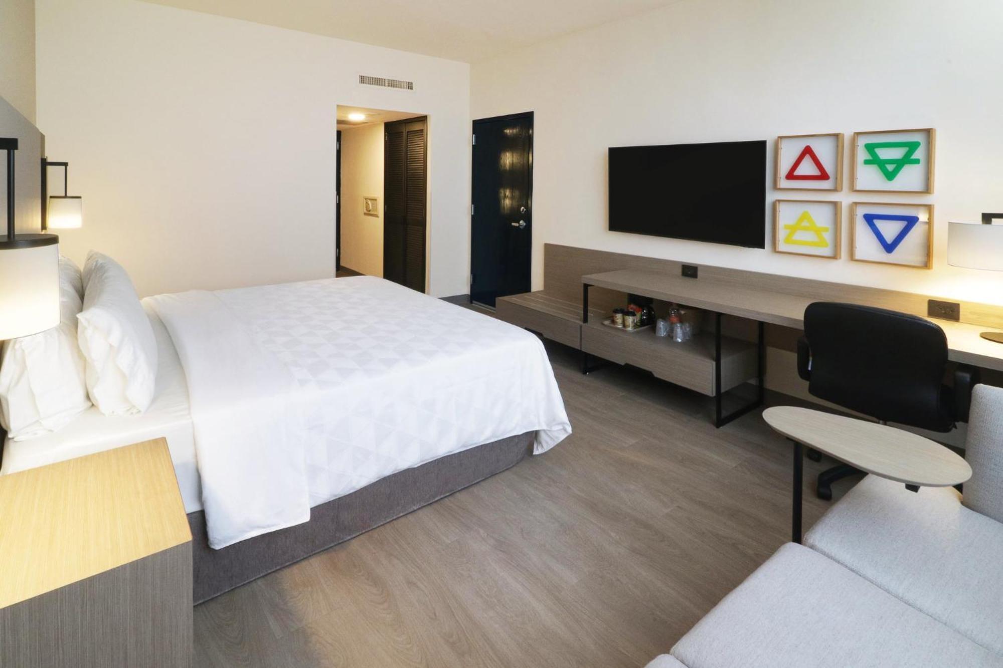홀리데이 인 몬테레이-파르케 푼디도라 호텔 외부 사진 A room at the Hilton Garden Inn in San Francisco
